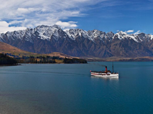Auf dem Dampfschiff „TSS Earnslaw“ können Sie Seerundfahrten über den Lake Wakatipu in Queenstown unternehmen.