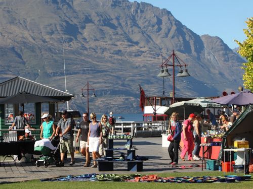 Browse for local arts and crafts at Queenstown&#039;s vibrant creative markets.