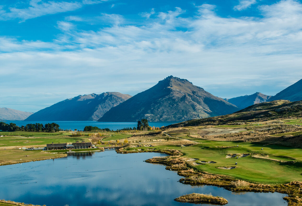 Take in superb lake and mountain views on an easy walk over undulating open grassland and scattered scrub.