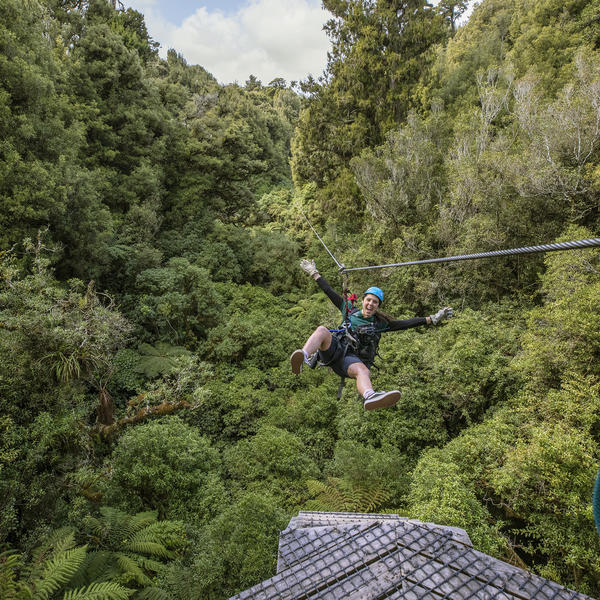 Ziplining di Rotorua