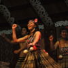 Singen und Tanzen spielen eine große Rolle bei den kulturellen Darbietungen der Maori.