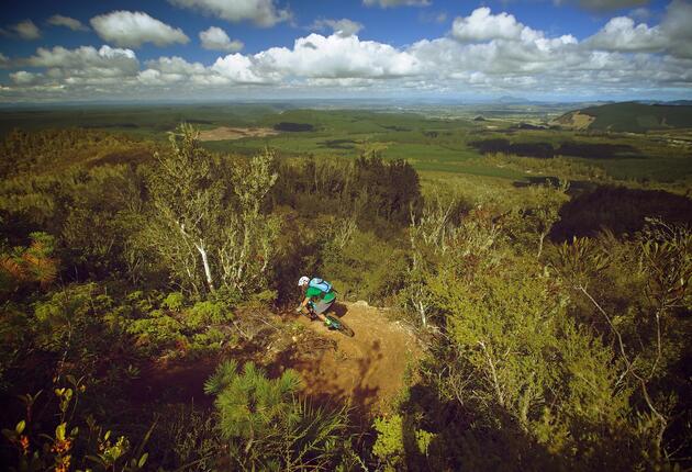 This steep climb up a colourful geothermal mountain rewards riders with amazing panoramic views of Rotorua and a thrilling technical downhill.