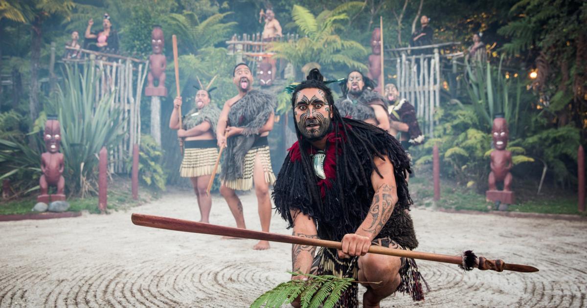 ロトルアでマオリ文化を体験 100 ピュア ニュージーランド