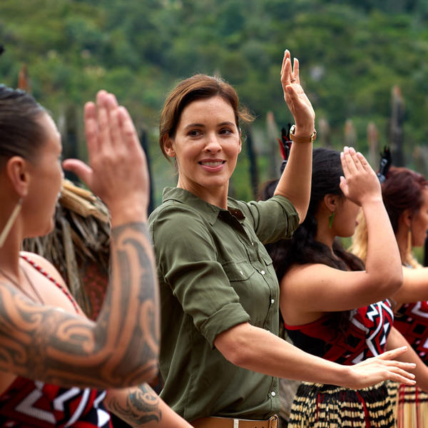 Werde ein Teil der kulturellen Aufführungen in Te Puia und lerne traditionelle Maori-Gesänge und Tänze.