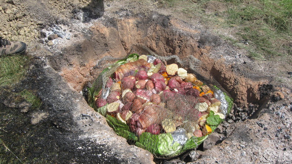 Hangi - food cooked in the Earth oven