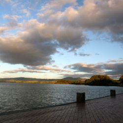 湖畔の遊歩道を歩き終わる頃にはすっかりリフレッシュしているでしょう