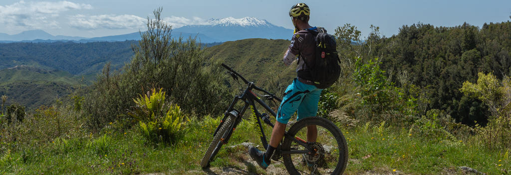 Auf dem Mountains to Sea Ngā Ara Tūhono Cycle Trail 