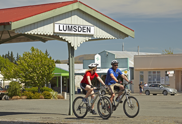 Picturesque Lumsden sits at the elbow of the Oreti River in the upper reaches of Southland.