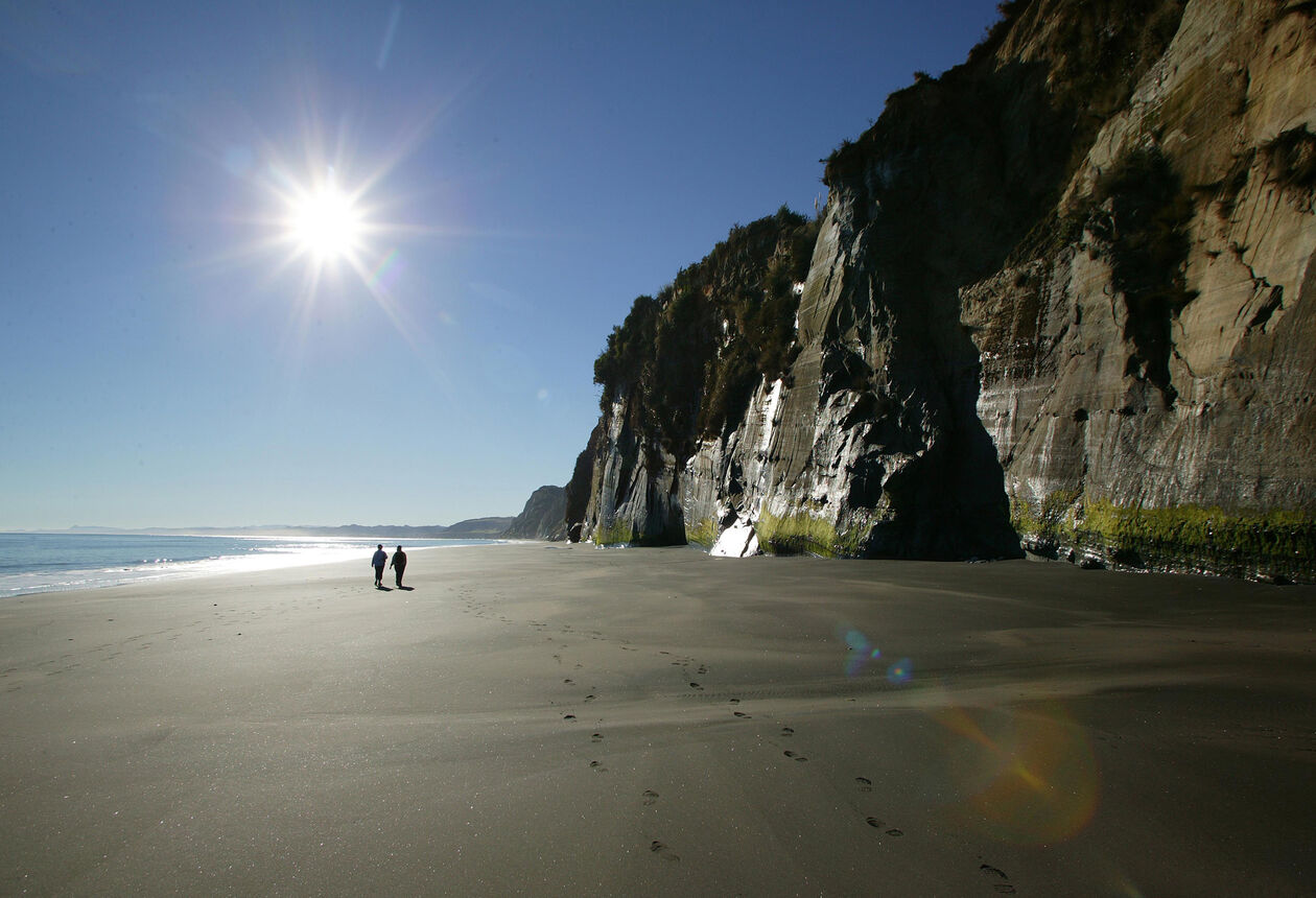 Get some fresh air and exercise on the Whitecliffs Walkway. This farmland walk delivers more than five hours of spectacular coastal and Tasman Sea views.