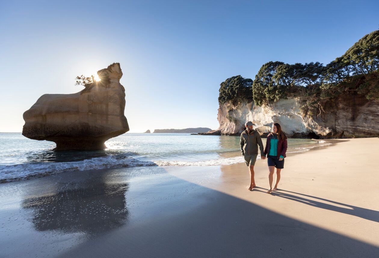 With so much natural beauty and diverse landscapes, New Zealand is the ultimate honeymoon destination. Find out which places have everything you need for quality time together. 