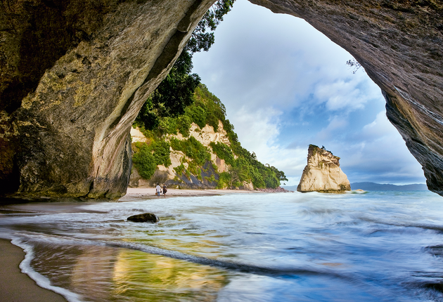 新西兰的哪条自驾游路线最棒？这取决于你旅行时间的长短和你喜欢的风景。这里为你提供一些值得推荐的参考路线，将带你深入体验最美新西兰。