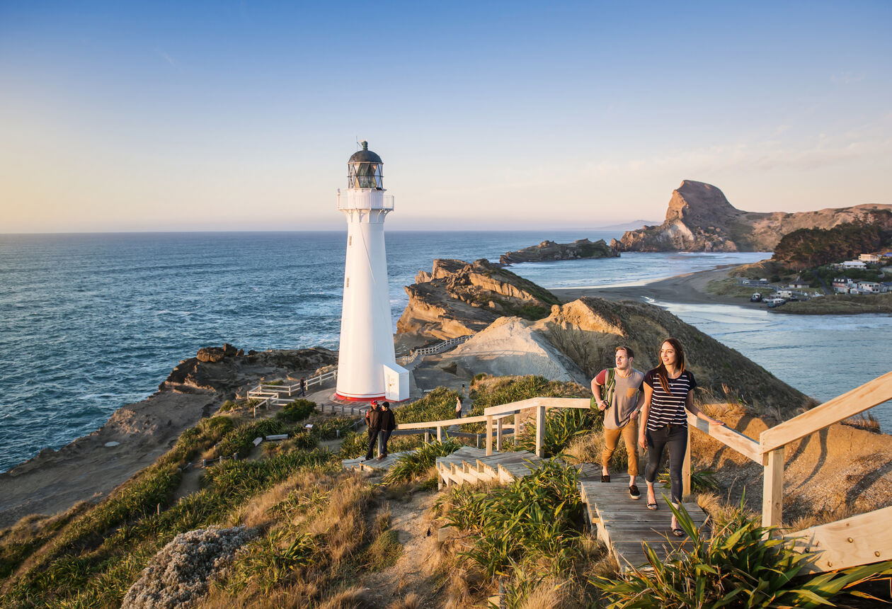 캐슬 포인트는 와이라라파 해안에 있는 관광명소 중 하나다.