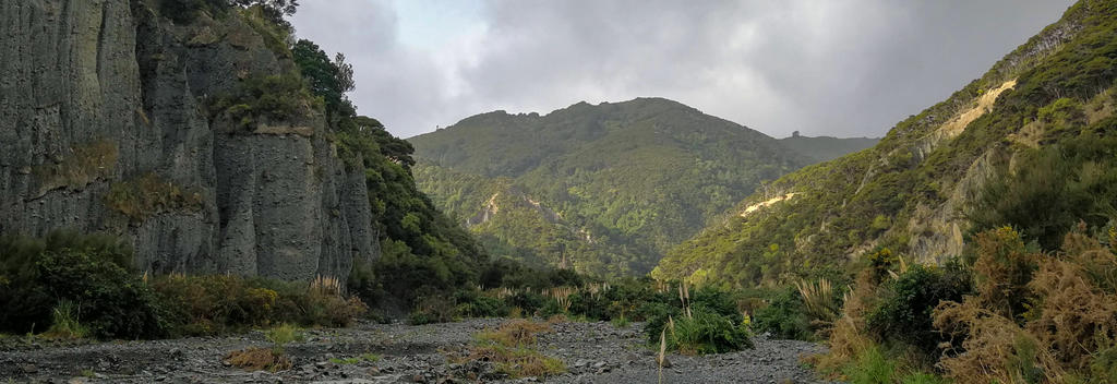 Walk to Putangirua Pinnacles