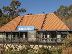 Purton’s Café and Bar, Maheno