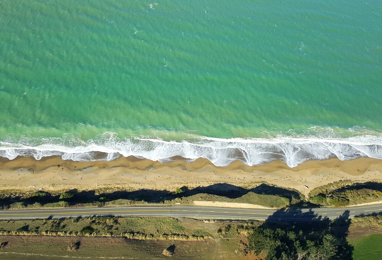 Chill out in Kakanui, buy fresh fruit and vegetables from market gardens and swim or surf at Campbell's Bay, a 2km beach with sheltered bays and great surf breaks.