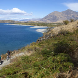 Enjoy panoramic lake views and the mountains of Mt Aspiring National park as you cycle the tracks in Wānaka.