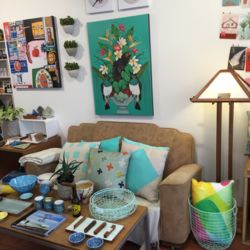 瓦纳卡随处可见本土原创的新奇家居摆件。