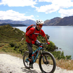 Hugging the Lake Wānaka shoreline, this track has spectacular views in all directions.