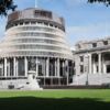 "Beehive" und Parlamentsgebäude Neuseelands.