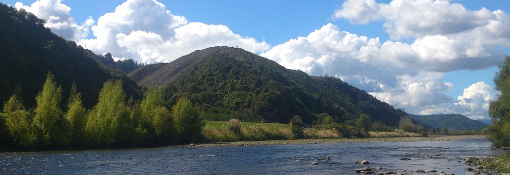 One of the four cities that make up the Wellington region, Upper Hutt is set against forested hills alongside the Hutt River.