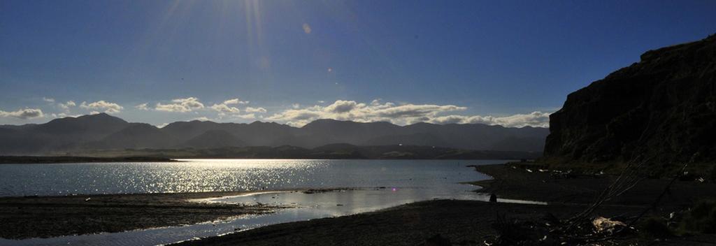 位于北岛（North Island）南端，坐拥令人惊叹的湖岸日落景象。