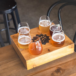 怀卡尼Salt and Wood餐厅的啤酒品鉴盘