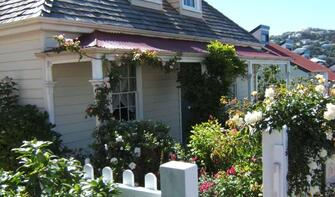 Colonial Cottage Museum