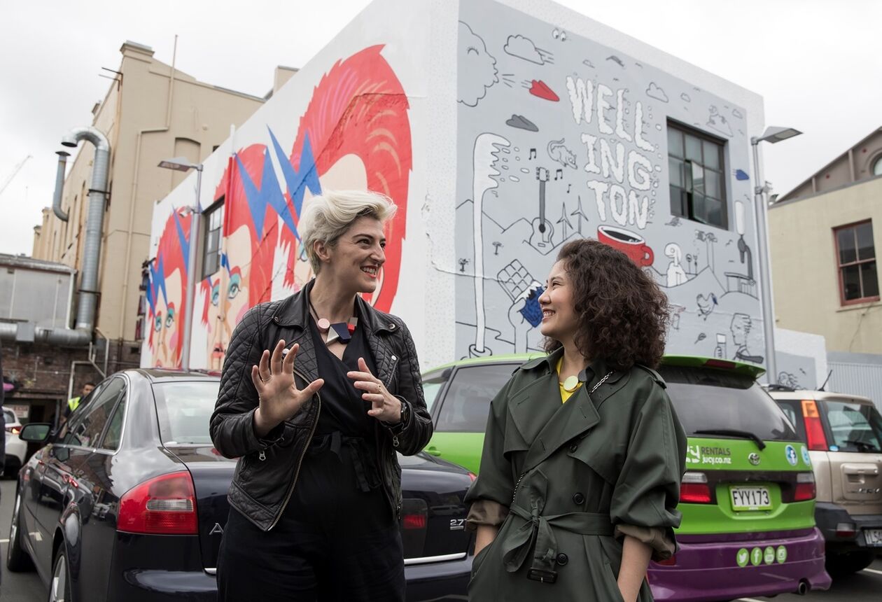 每个城市都有自己独特的节奏，新西兰首都惠灵顿更是因其自有的美食文化，成就了这个国家独一无二的性格。惠灵顿是一座人均拥有最多餐饮选择的城市，在这里，食物不仅仅是果腹之物，它早已经渗透入了这个城市的灵魂，影响着每一个人生活的点滴。