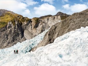 Erkunde die Gletschereishöhlen des Franz Josef Gletschers.