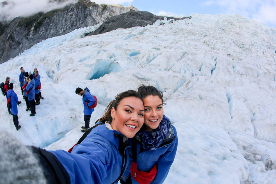 Spaß inmitten fantastischer Kulisse auf dem Franz Josef Gletscher.