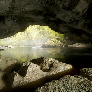 卡拉米亚洞穴，奥帕拉拉盆地