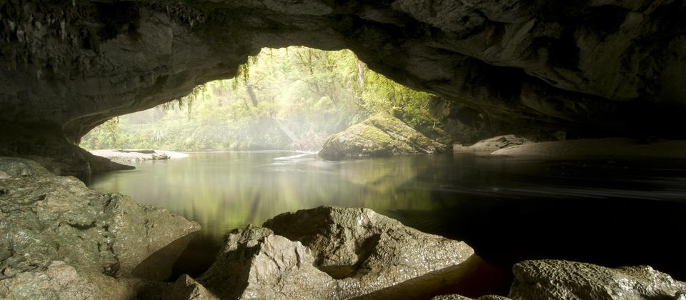 Karamea Caves im Oparara Basin