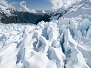 フランツ・ジョセフ氷河は古代から絶え間なくその姿を変えています。