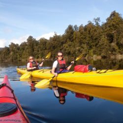 카약 초보자나 전문가 할 것 없이 이 특별한 장소에서의 카약 체험을 쉽게 잊을 수 없다.