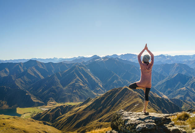 There are no rules when it comes to New Zealand backpacking. Enjoy the rush of outdoor sports, experience Maori culture and traditions when you backpack in New Zealand.