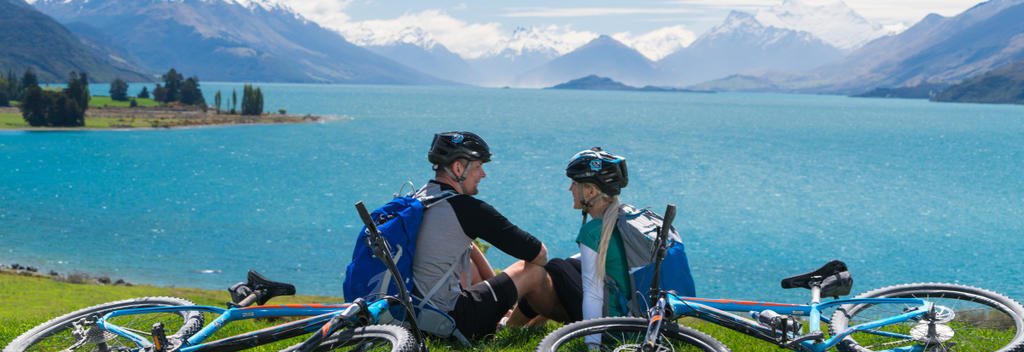 Soak up majestic mountain and lake scenery on this cycle trail, through secluded valleys, rustic farmland and historic settlements.