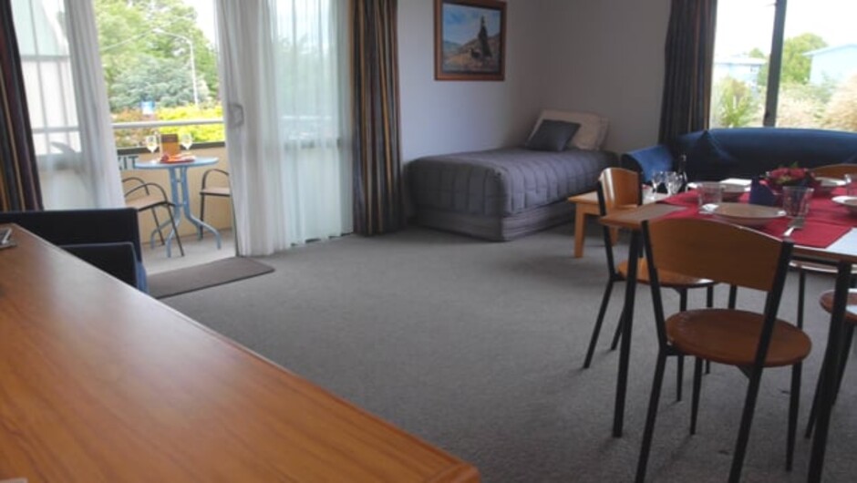 Christchurch Classic  Motel & Apartments Two Bedroom Spa Apartment suitable for families, or groups very spacious. Book direct.