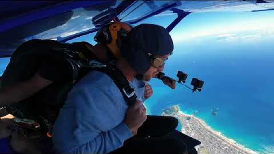 Discover the Most Beautiful Skydive in New Zealand, right above Mount Maunganui.