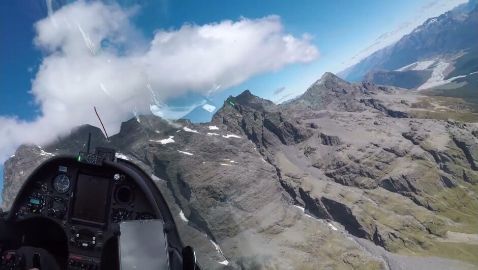 Gliding through the Southern Alps of New Zealand from Omarama.