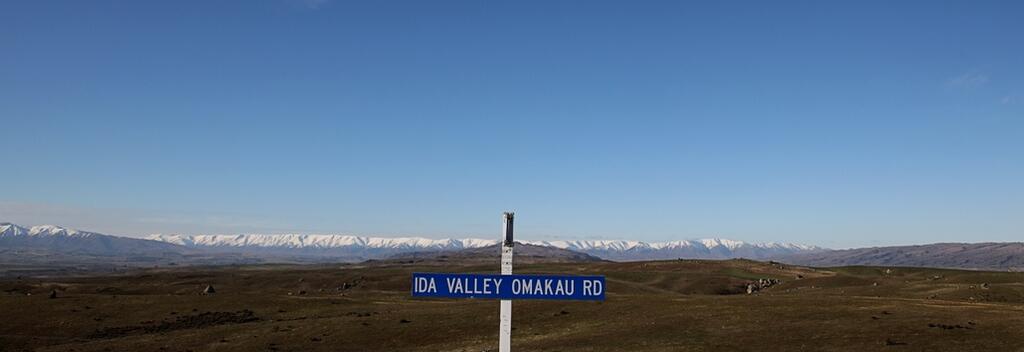 Omakau road sign