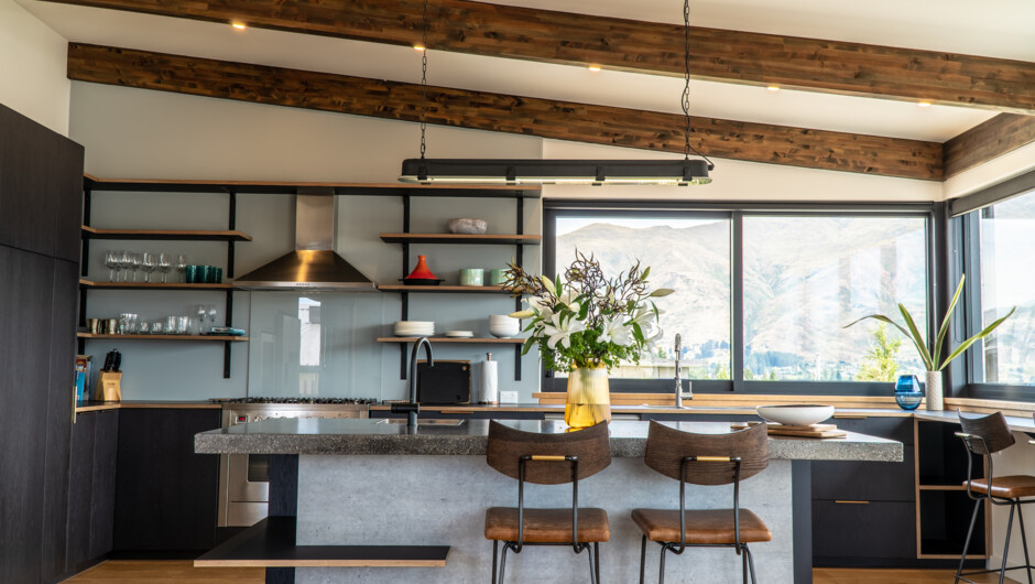 Release Wanaka - Farrant Drive. Fully equipped kitchen, great for families.