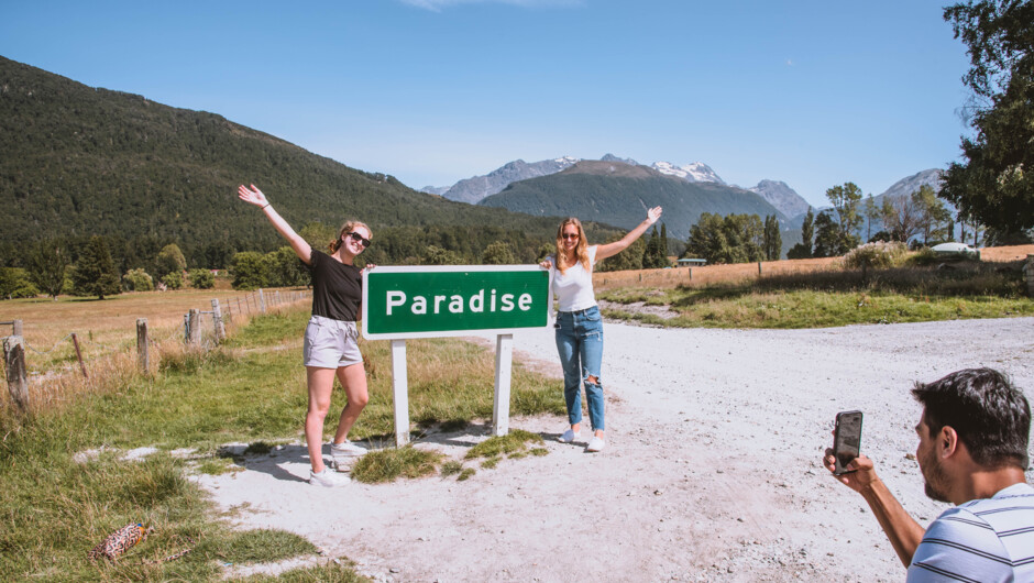 Welcome to Paradise sign.