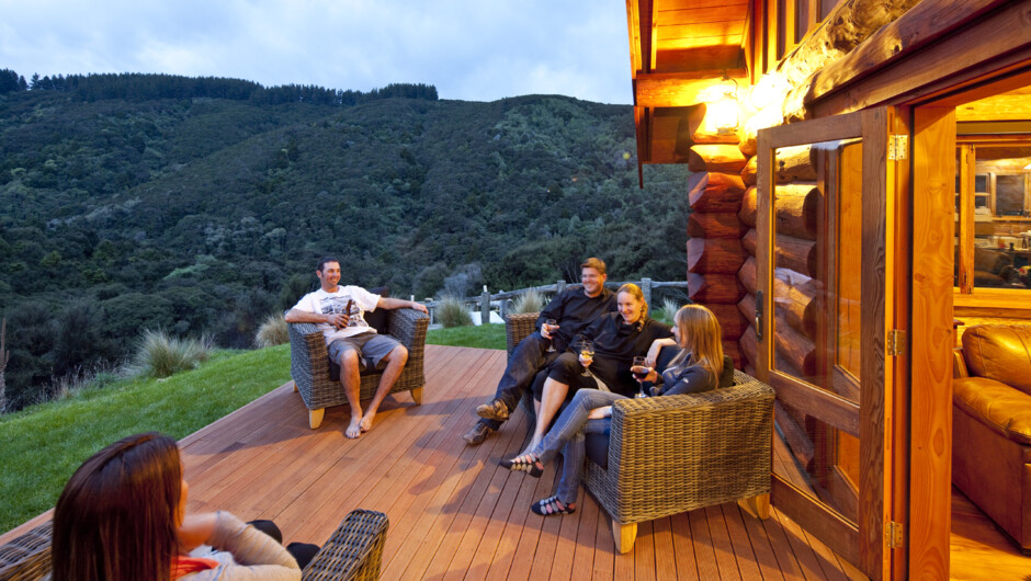 Get a group of friends and come and enjoy the total immersion in nature, while also enjoying your luxurious retreat