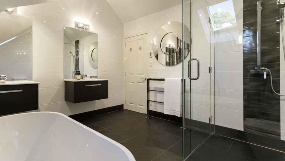 Master ensuite with couples tub.