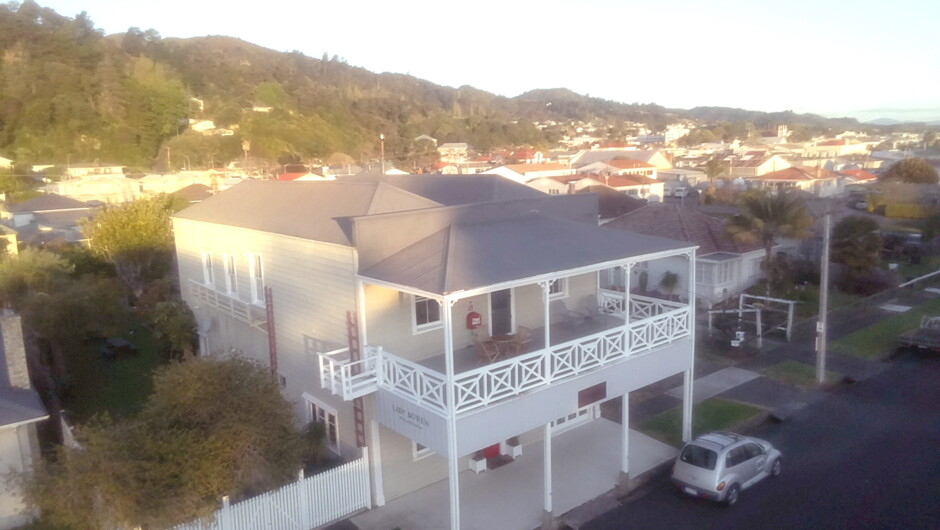 Lady Bowen Hotel is ideally located in a quiet residential street just a short flat 5 minute walk from the hustle and bustle of the townships cafes, restaurants, bars, shops and markets.  Pak and Save and the Goldfields shopping mall are at the end of our