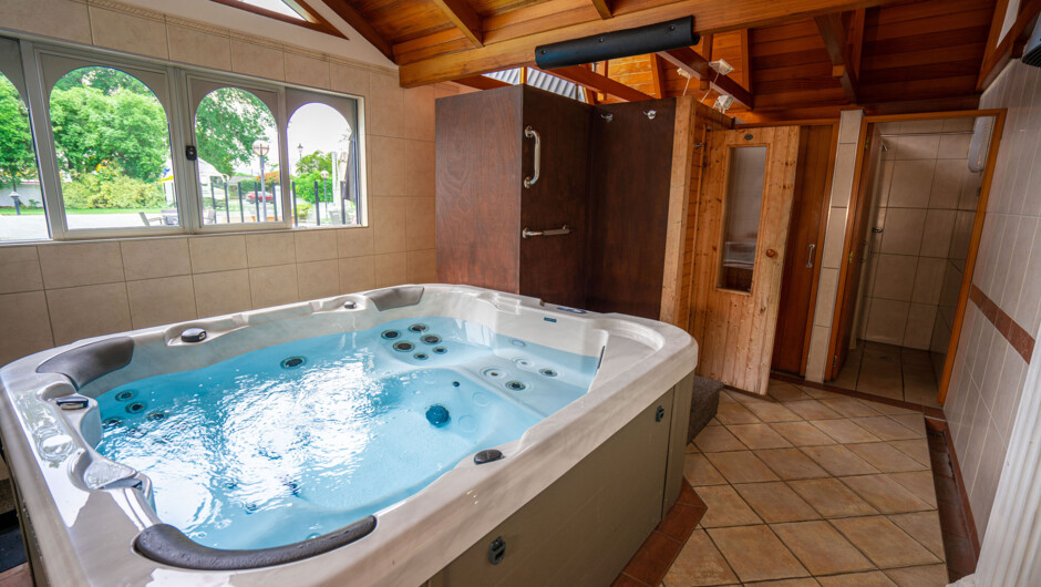 Hot Tub and Sauna