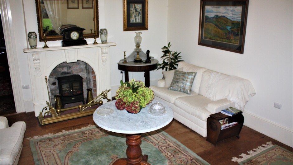 Formal living room in Paheke for our guests to enjoy.
