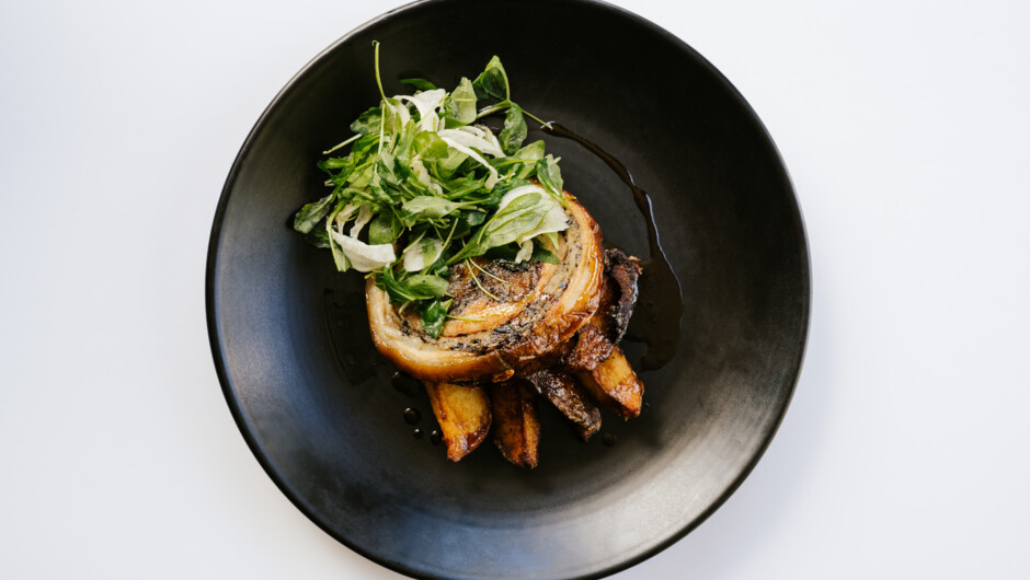 Edgewater&#039;s Wineglass Cafe Dining