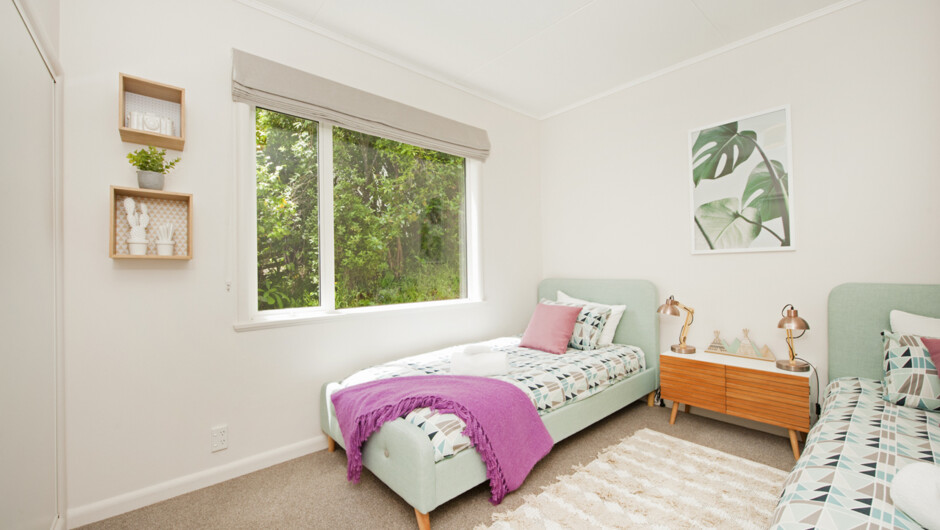 Bedroom 3 with King Single + King Single beds.
