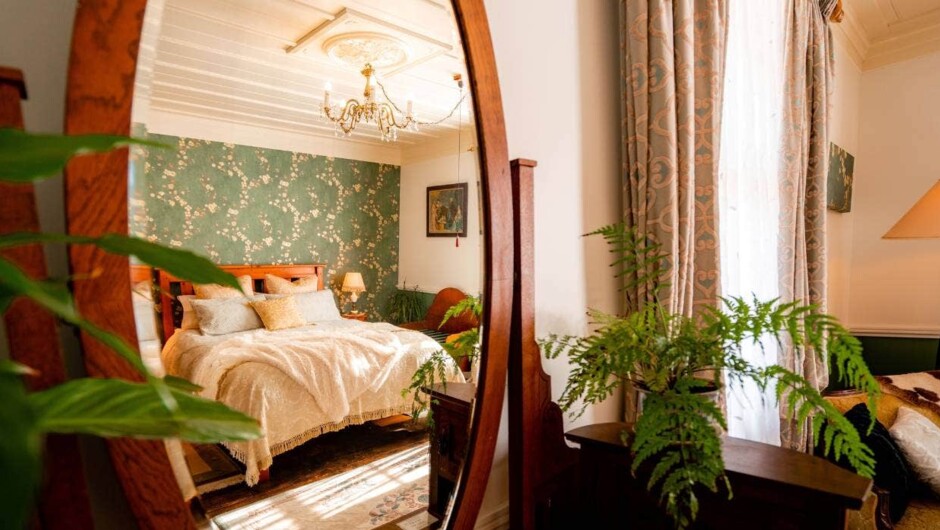 Main Guest room - mirrored view
